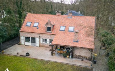 Dakrenovatie van een hoeve in Boortmeerbeek